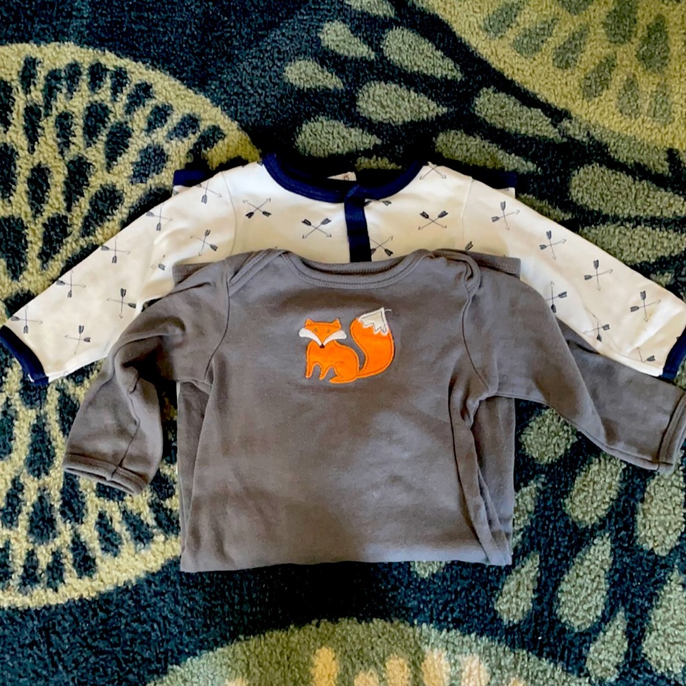 2 long sleeve bodysuits